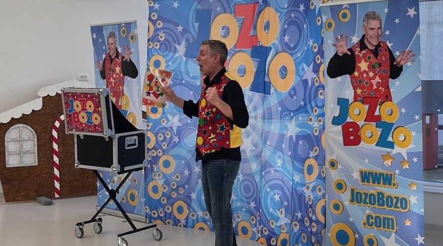 Predstava "Čarobna zemlja Poštovanzanija"